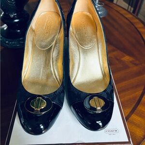 Coach Black Signature Turnlock Patent Toe Pumps